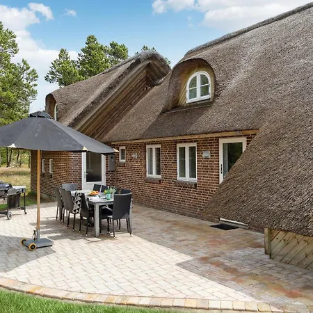 Semesterbostad 5 Bedroom Stunning In