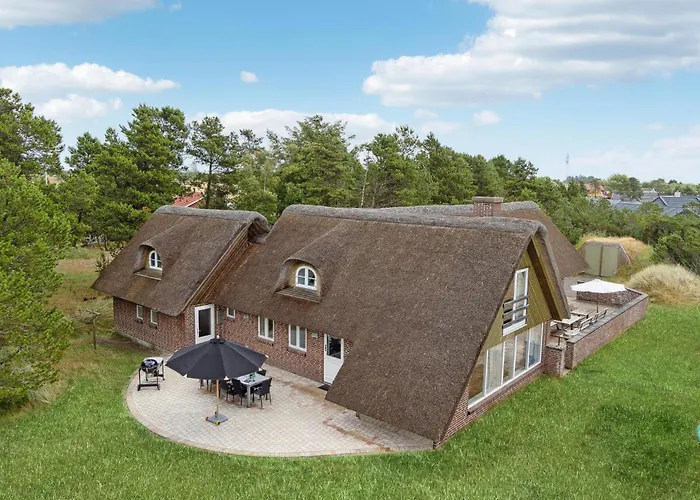 5 Bedroom Stunning In Semesterbostad Blåvand