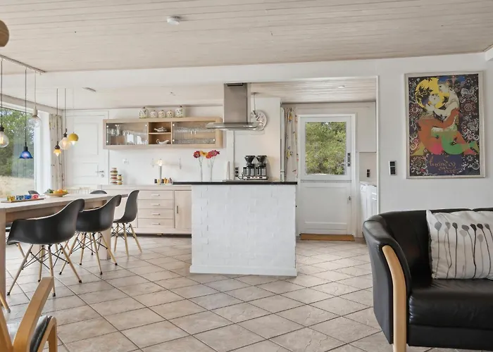 5 Bedroom Stunning In * Blåvand